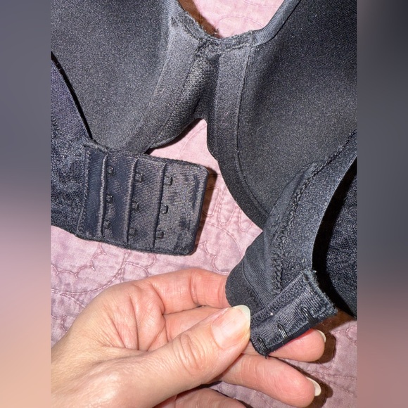 Breezies Classic Black Women's Bra - Picture 5 of 6